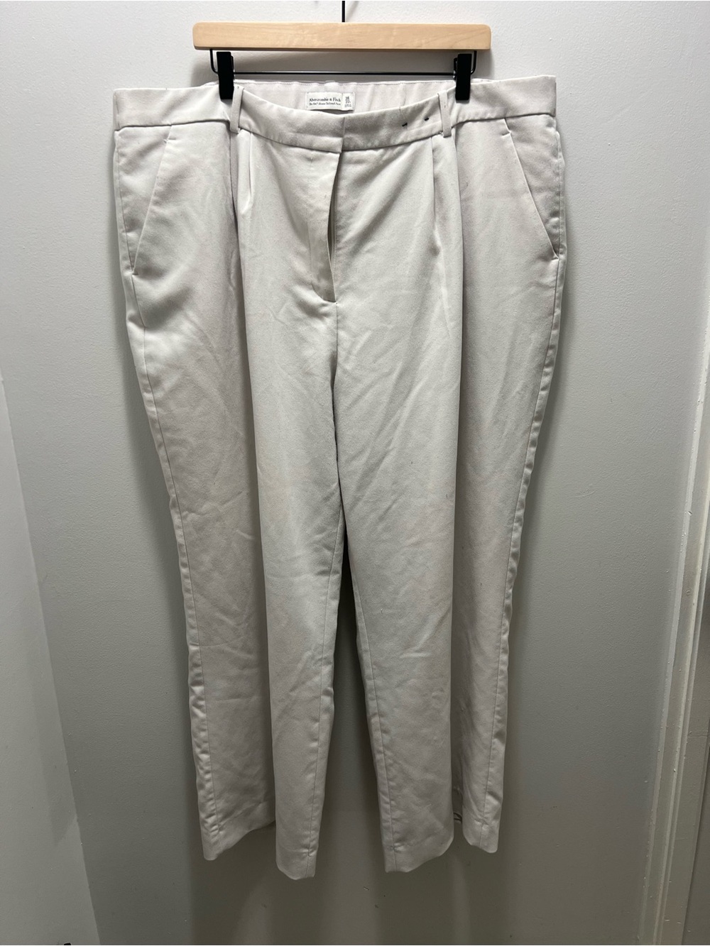 Abercrombie & Fitch Women’s Cream Dress Pants 36